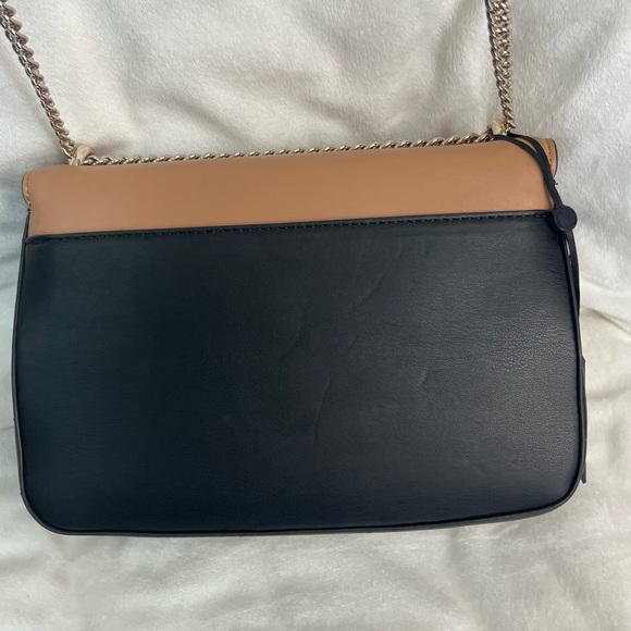 New DKNY Crossbody Bag - Picture 4 of 12